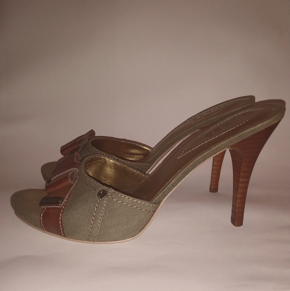 GUESS Army Green w/leather bow Heel - Picture 1 of 8